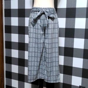 Maxine Nichols plaid crop pants